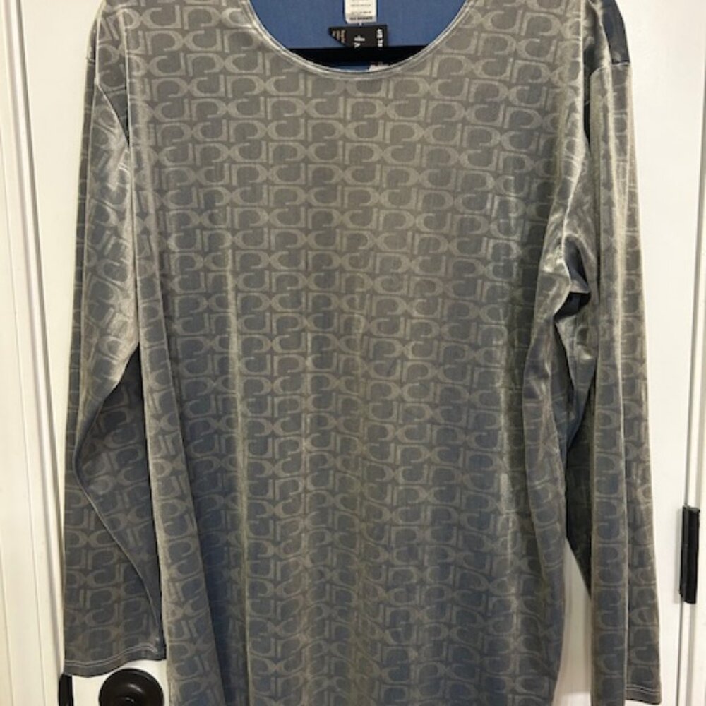 Angela Brand XL Green Velvety Top with Pattern | New with Tags